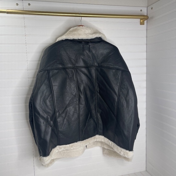 NWT Nasty Gal Women's Faux Fur/vegan leather Black Bomber Jacket Size 24 - Picture 5 of 11